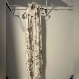 🧡5/$25🧡Cream and Brown Tie-Dye Scarf